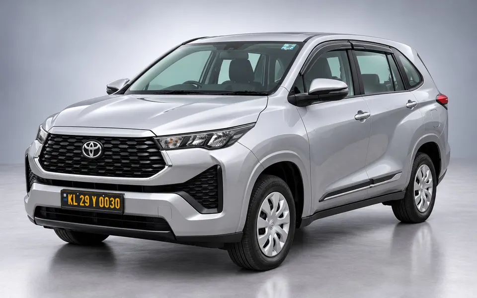 Toyota Innova Hycross, photo 4